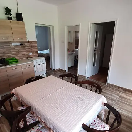 Apartment Junior Apartman Gyula